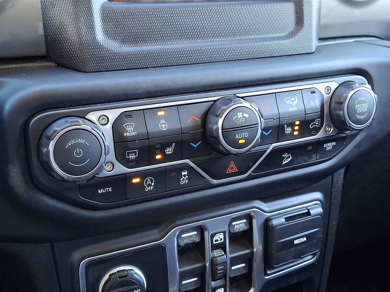 2019 Jeep Wrangler Unlimited Sahara 4x4