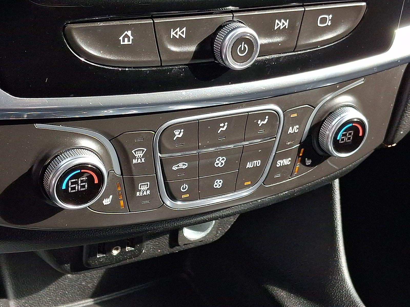 2018 Chevrolet Traverse 1LT