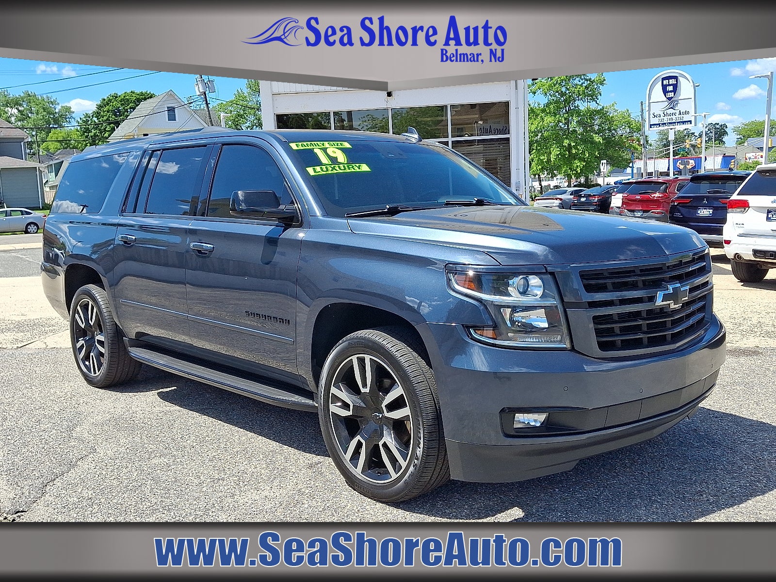 2019 Chevrolet Suburban 4WD 1500 Premier's photo