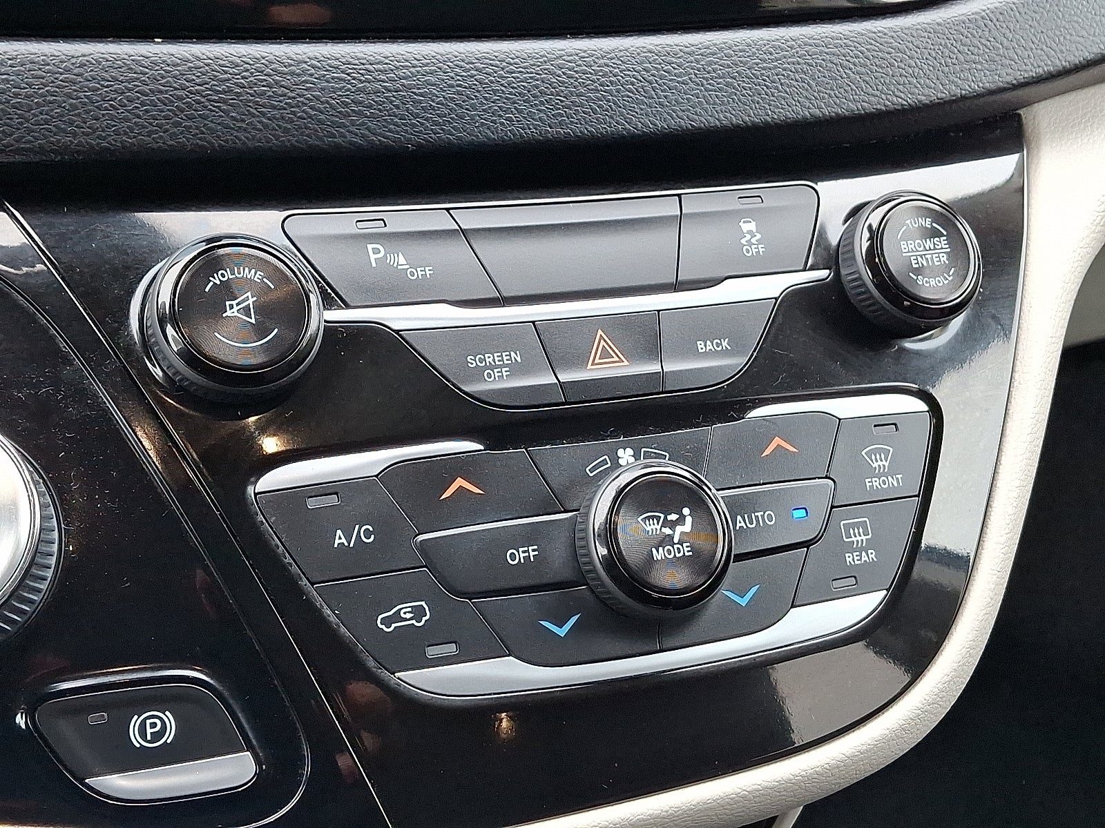 2017 Chrysler Pacifica Touring-L Plus