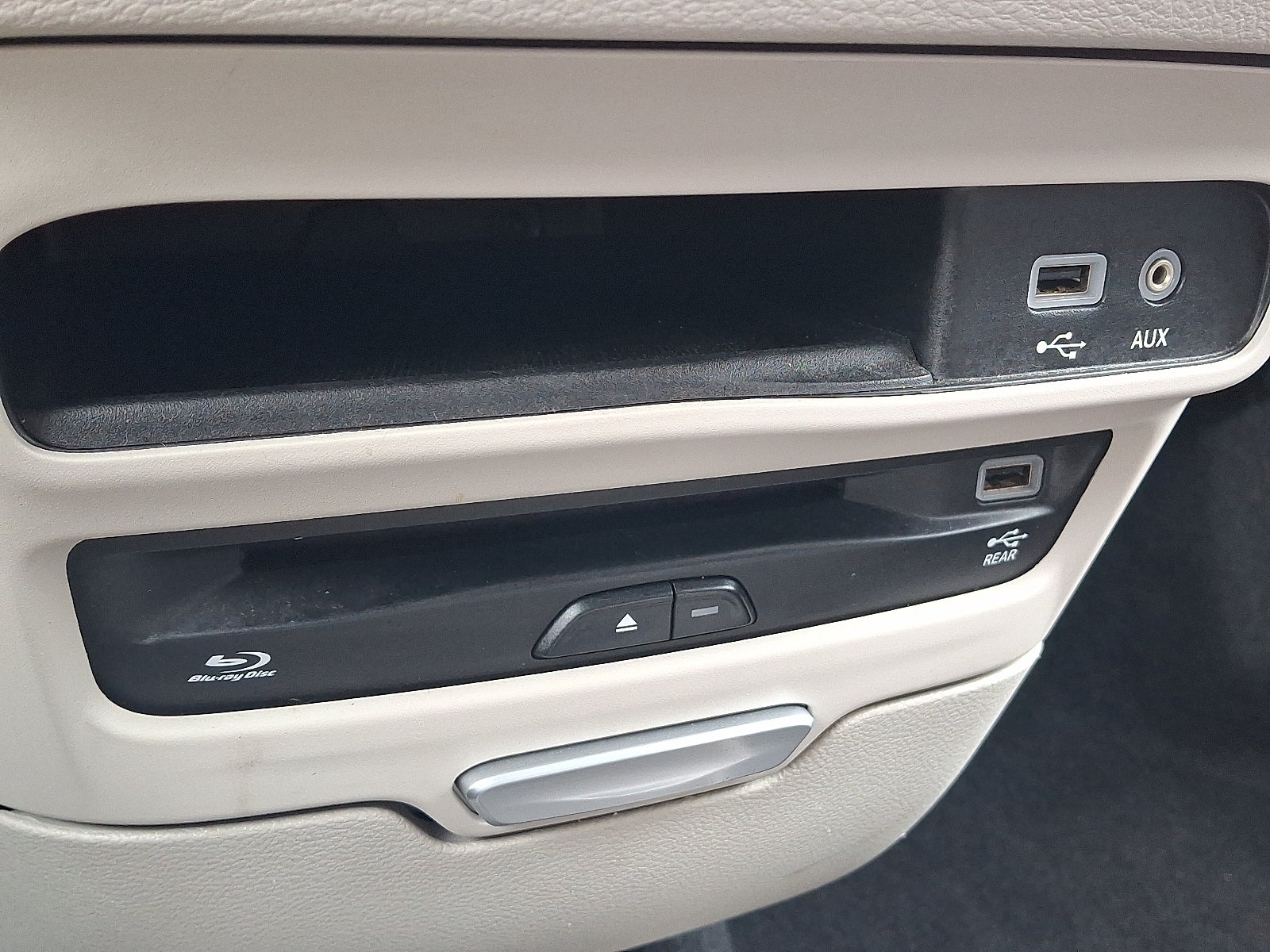 2017 Chrysler Pacifica Touring-L Plus