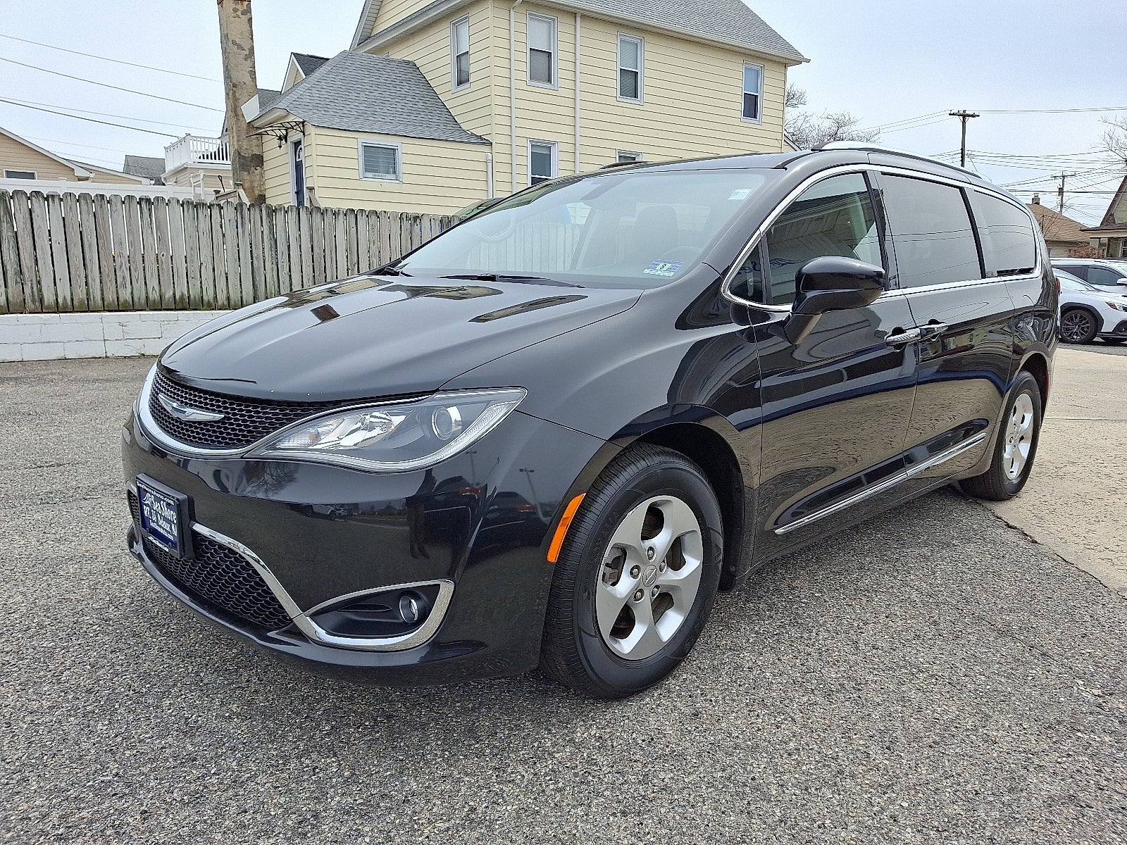 2017 Chrysler Pacifica Touring-L Plus