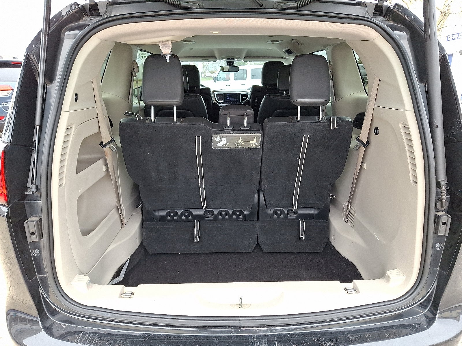 2017 Chrysler Pacifica Touring-L Plus