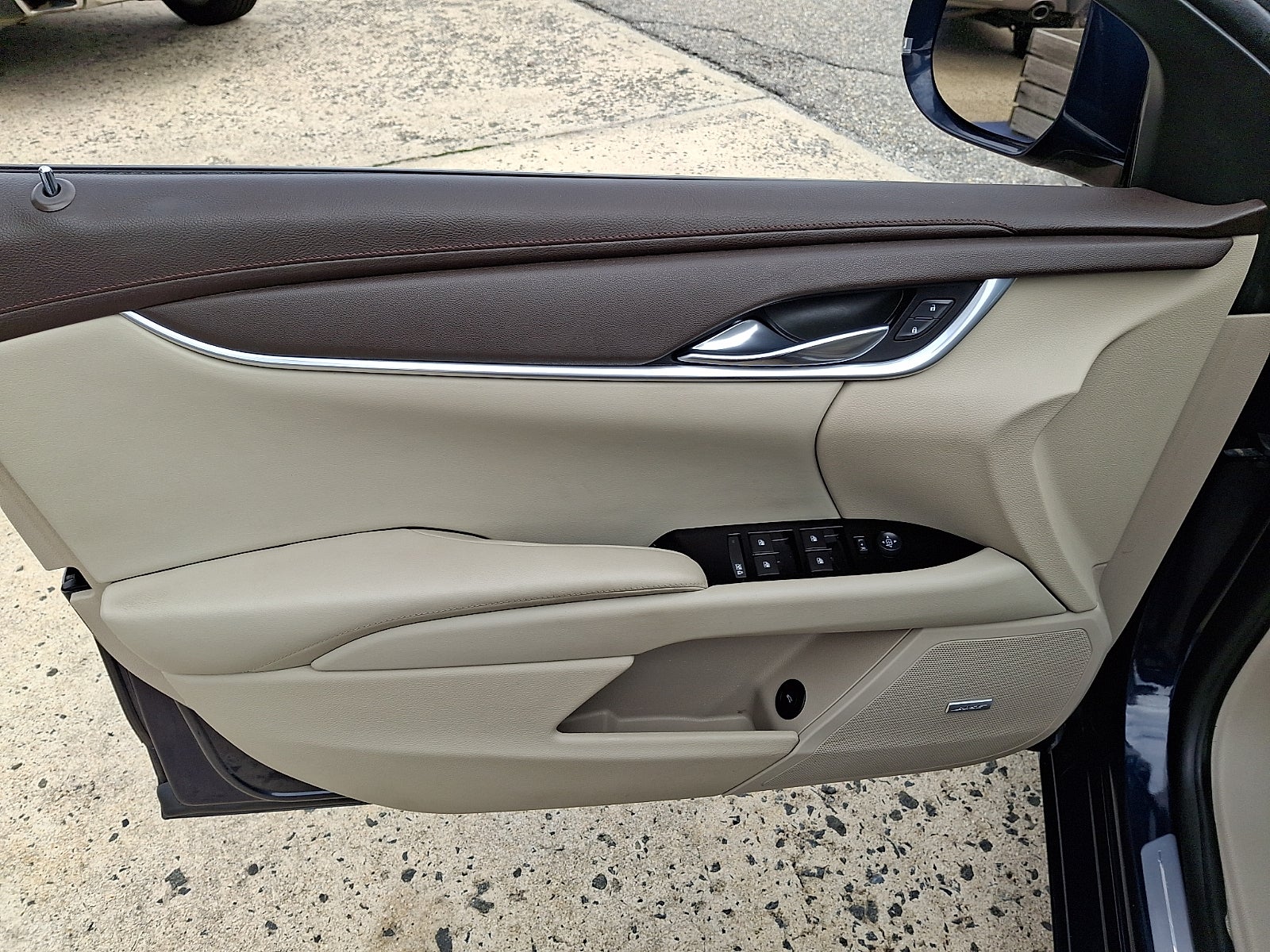 2016 Cadillac XTS Standard