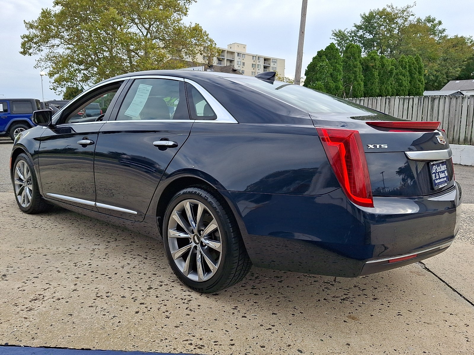 2016 Cadillac XTS Standard