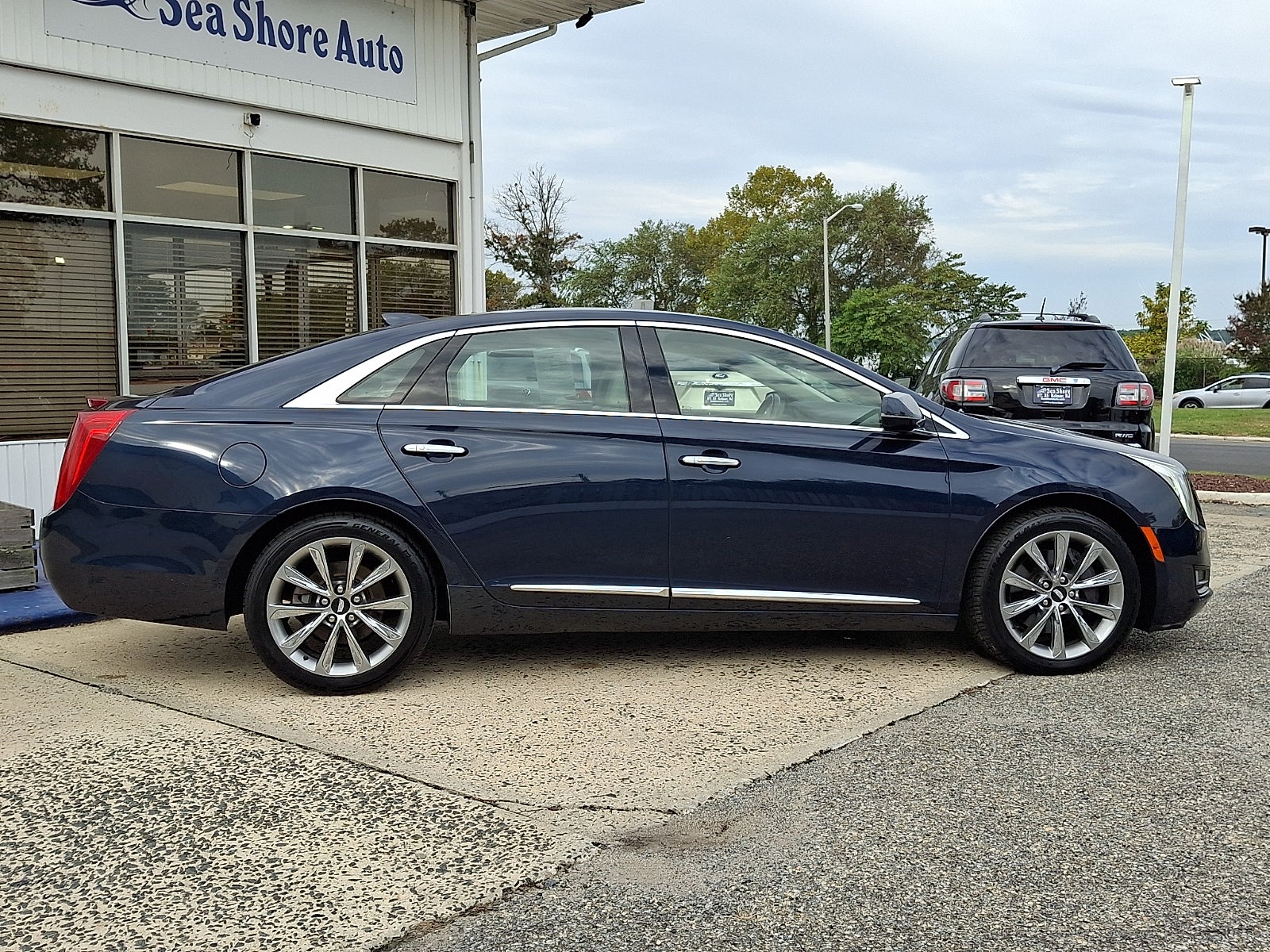 2016 Cadillac XTS Standard